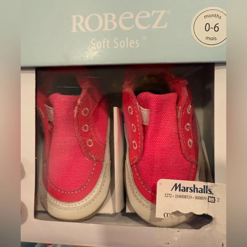 Robeez Soft Soles Pink Baby Pull On Shoes, size 0-6 Months NWT